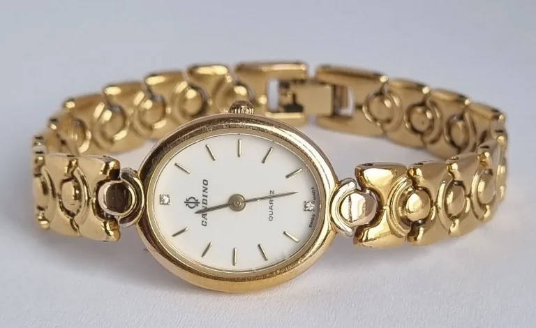 ساعت زنانه طلایی رنگ ثابت