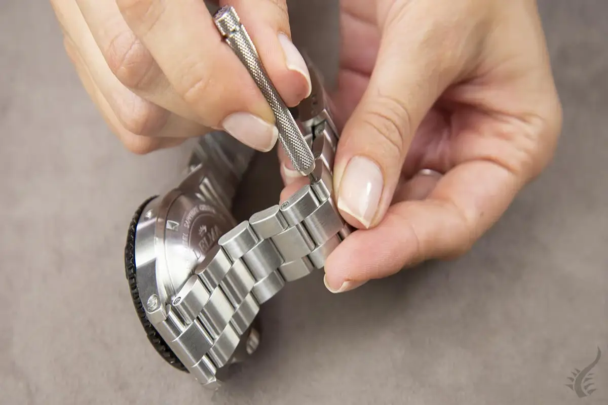 چگونگی كوچك كردن بند ساعت حصیری