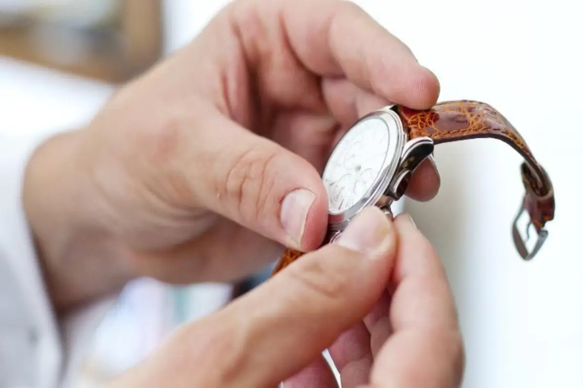 عقب افتادن ساعت مچی