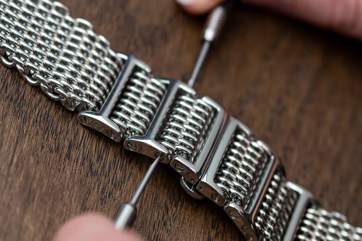 کوتاه کردن بند ساعت فلزی